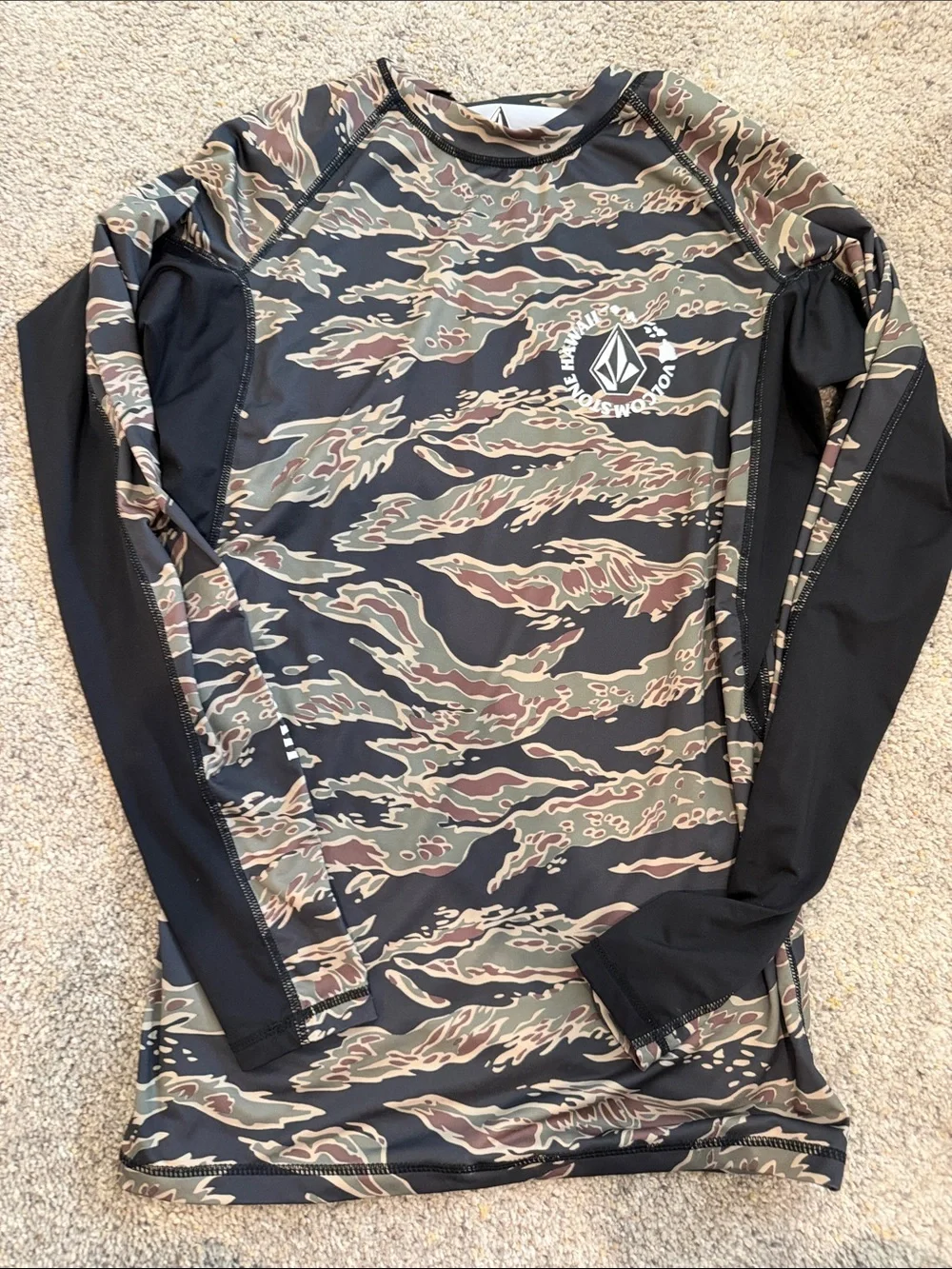 Volcom Men’s Camo Rash Guard in Black, Green, Brown